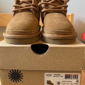 New Uggs toddler size 6 Neumel